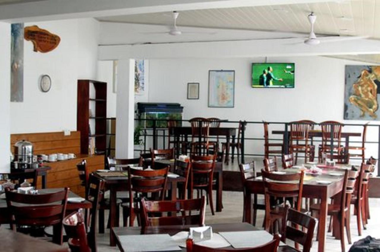 Happy Night Holiday Inn Unawatuna Exteriör bild